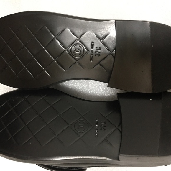 Chanel Quilted Flap TurnLock CC Gold Logo Loafer. Size 37C . Serial No DG36646 - Picture 7 of 16